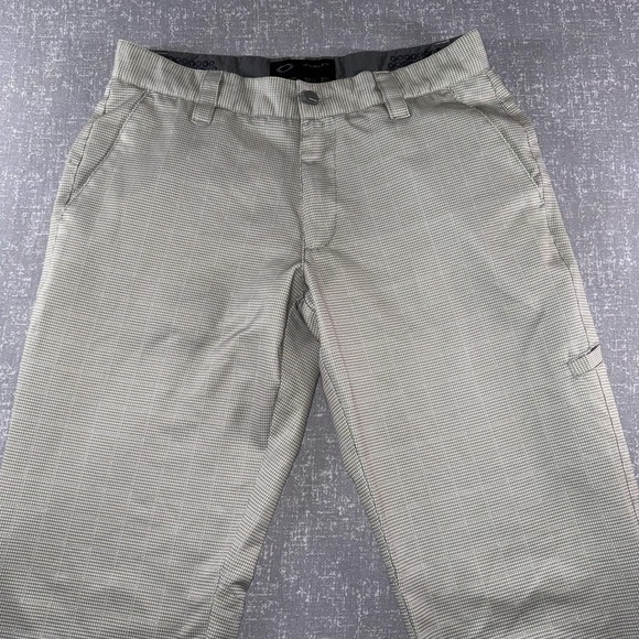 Oakley Pants Mens 32 Gray Check Chino Straight Leg Casual Golf Outdoor Logo - Picture 3 of 13